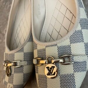 Women’s Louis Vuitton Damier Azur ballet flats size 8.5 928-65.40.